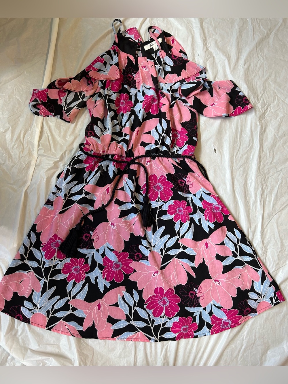 Woman  Cold-Shoulder Floral Dress in Pink and Black